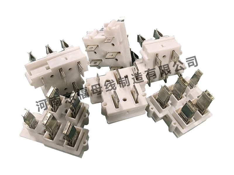 空气型母线槽系列插接箱插脚e.jpg