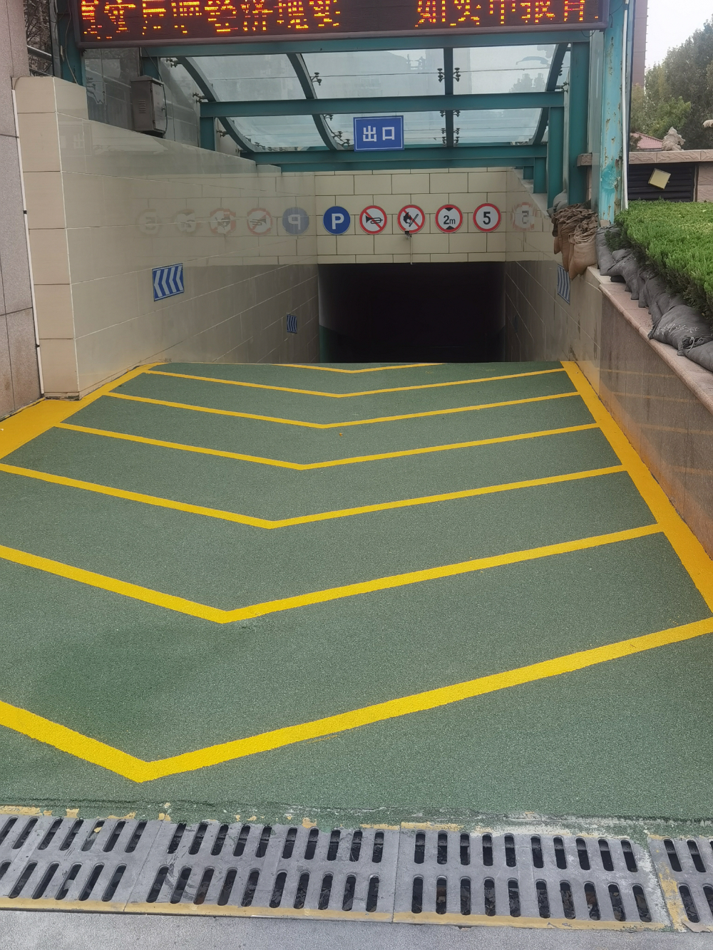 泰安固化地坪厂家选哪家？从施工能力到区域服务的一次客观梳理