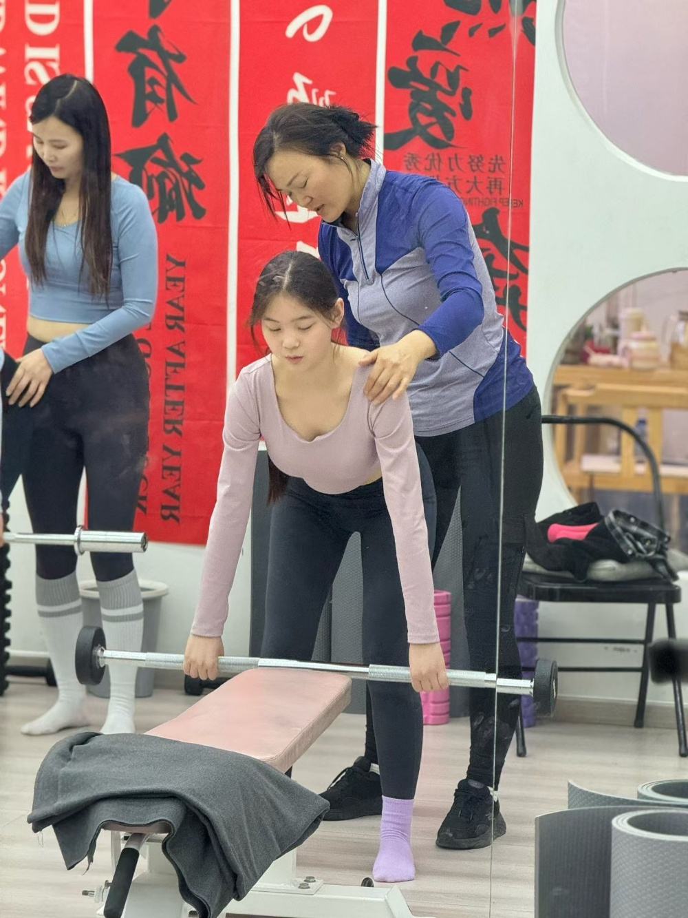 新郑零基础瑜伽教练培训怎么选：专业场馆的甄别要点与学习建议