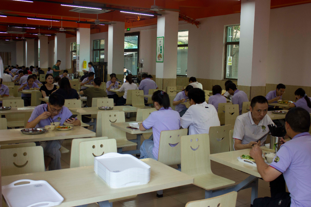 东莞工厂食堂承包平台怎么选择？关键要看这几点实力与口碑