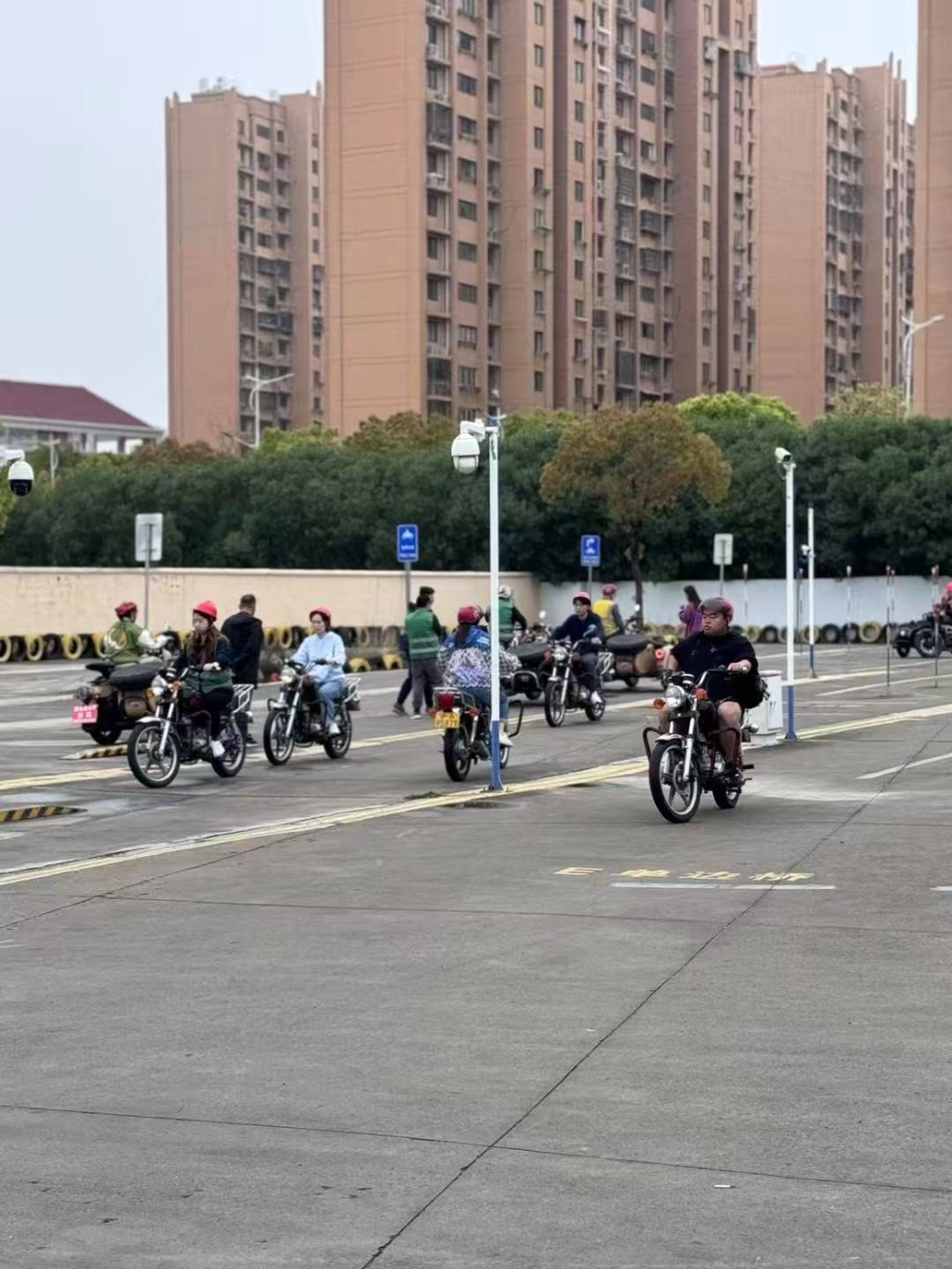 fbee8161e4f02fde3083ed8d16e63a8c.jpg