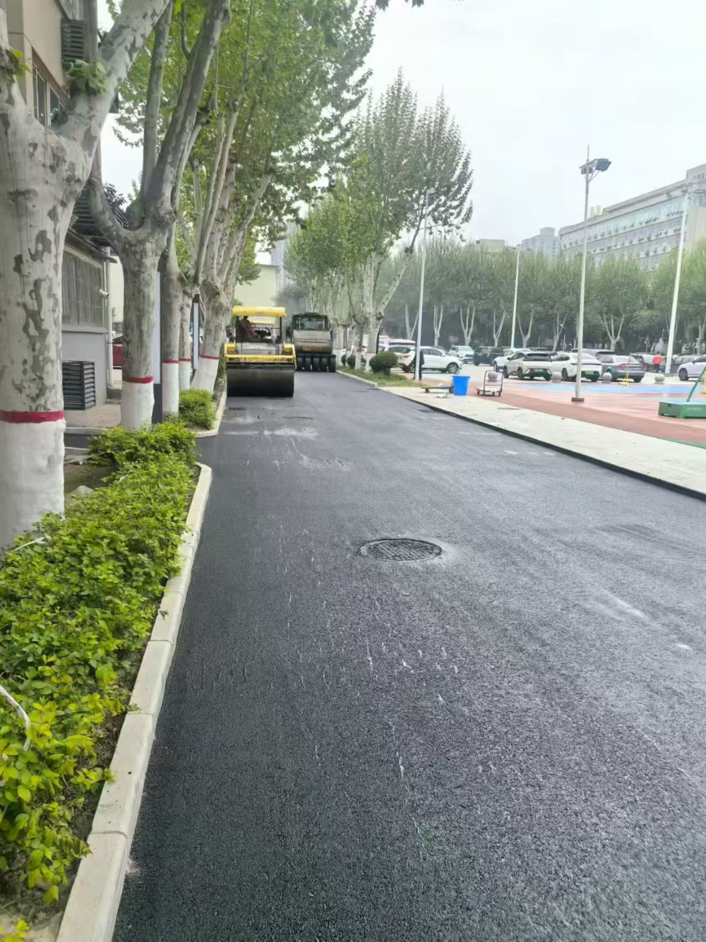 西安停车场路面施工单位怎么联系？看这几点避坑指南