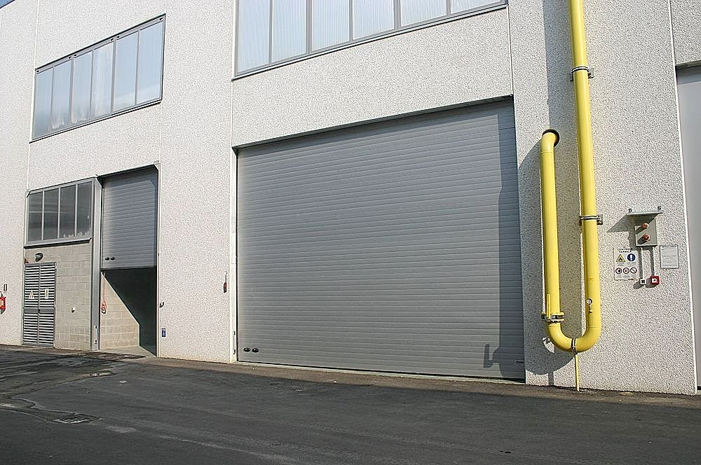 sectional-door-202864.jpg