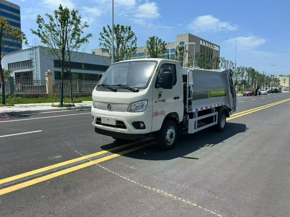 福田祥菱4.5方纯电动压缩垃圾车.jpg