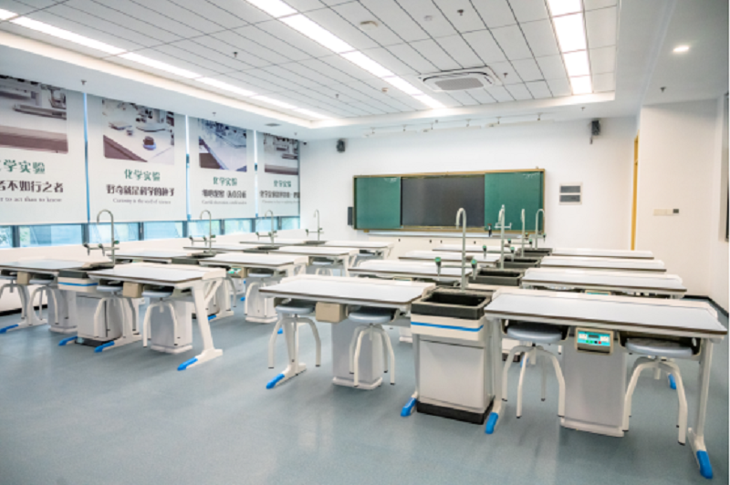 化学实验室.png