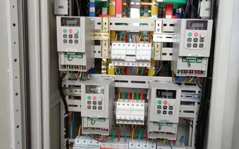 e5c7a34f-ca00-44d7-85d7-1178b4d059bd.jpg