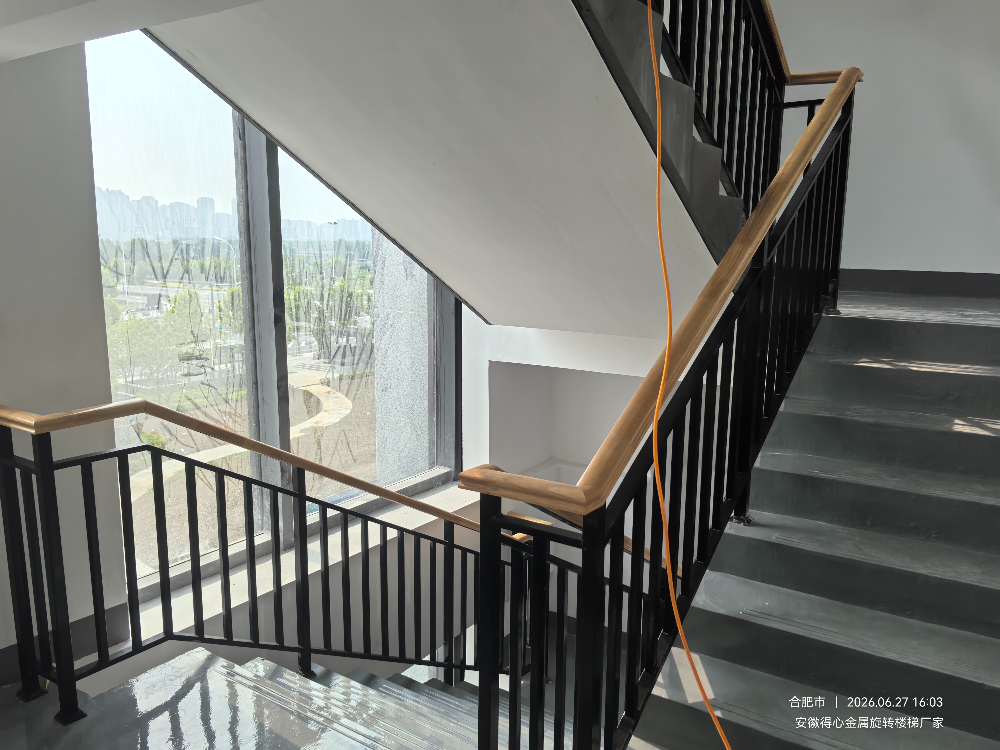 26ee2961-15bb-40f4-85dd-b90bee40a70c.jpg